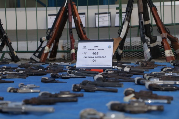 Unas Armas De Fuego Fueron Destruidas Durante Una Ceremonia En La