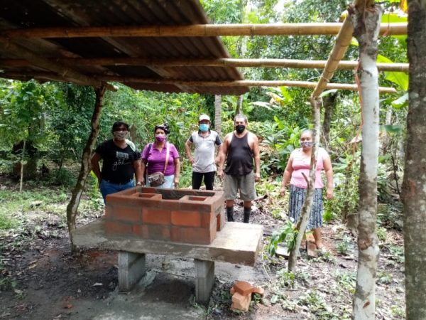 Construyen primera estufa ecológica para damas indígenas - Crisol FM