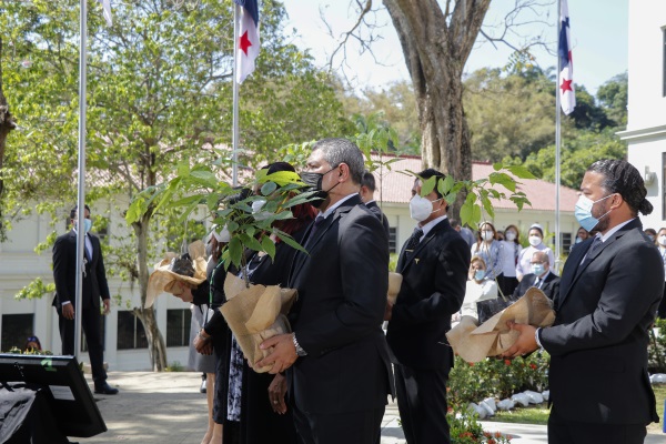HOMENAJE 8