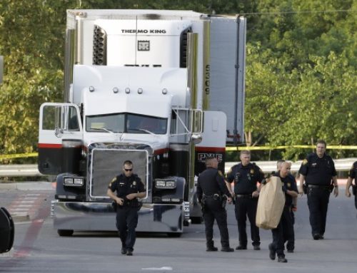 Aumentan a 50 los migrantes muertos hallados en el interior de un camión en Texas (EE.UU)