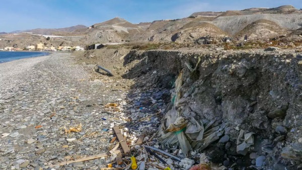 VERTEDEROS ILEGALES:  Ecologistas en Acción localiza casi 450 vertederos ilegales en las provincias de Almería y de Granada
