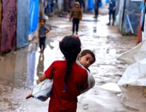 “No hay lugar seguro”: los palestinos huyen de Rafah sin saber qué vendrá después