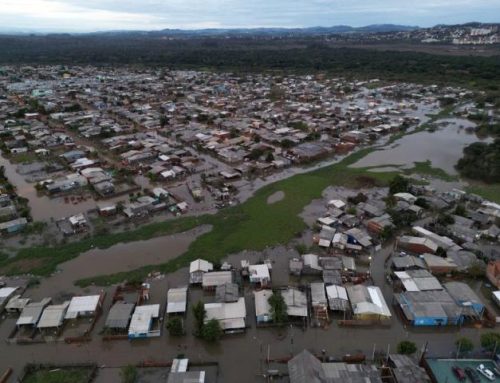 Suben a 84 los muertos por las inundaciones en el sur de Brasil