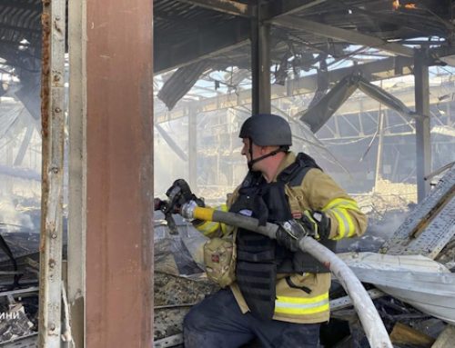 Al menos 14 muertos en un ataque ruso contra un supermercado en Donetsk, según Kiev