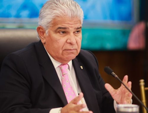 Presidente Mulino detalla su plan para la CSS a empresarios del país