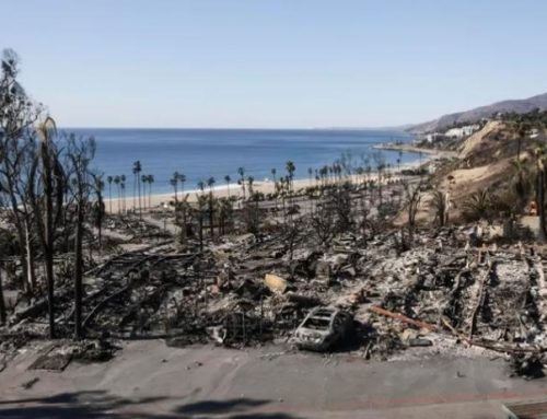 Los fuertes vientos amenazan con empeorar los incendios de Los Ángeles