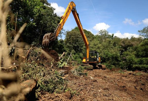 MOP realiza dragado en río Curundú y Puente del Rey