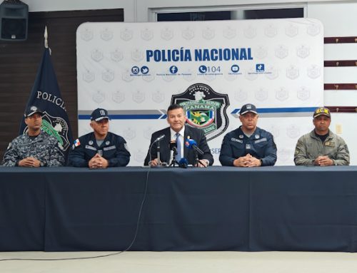 16 policías heridos durante operativo de orden público en la Avenida Balboa