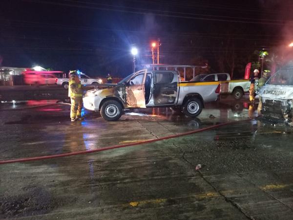 AMBULANCIA Y PICK UP 3