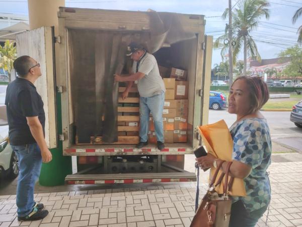 CAMIÓN MEDICINAS COLÓN 1