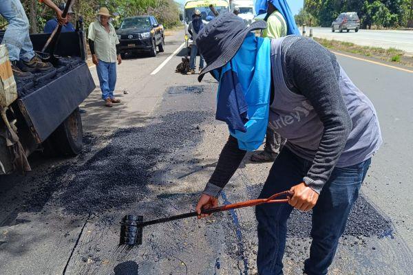 MOP REPARA CARRETERA VERAGUAS 5