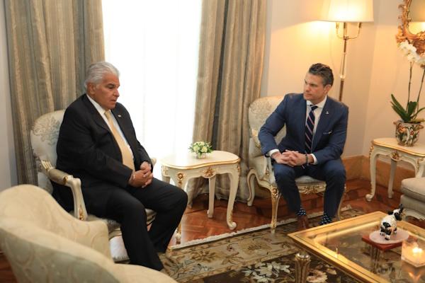 SECRETARIO EN PRESIDENCIA 5