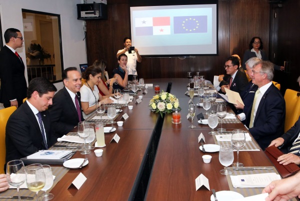 Panamá y UE 3