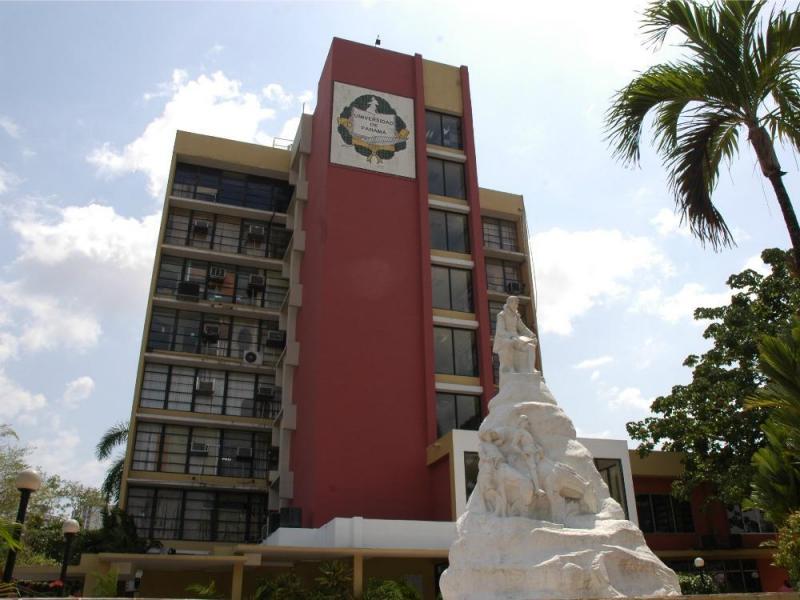 universidad-panama colina