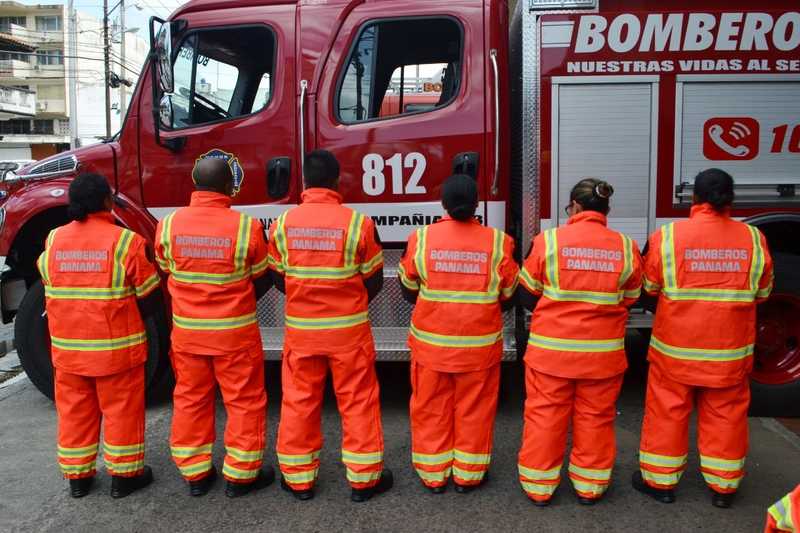 Bomberos rescatistas uniforme 2