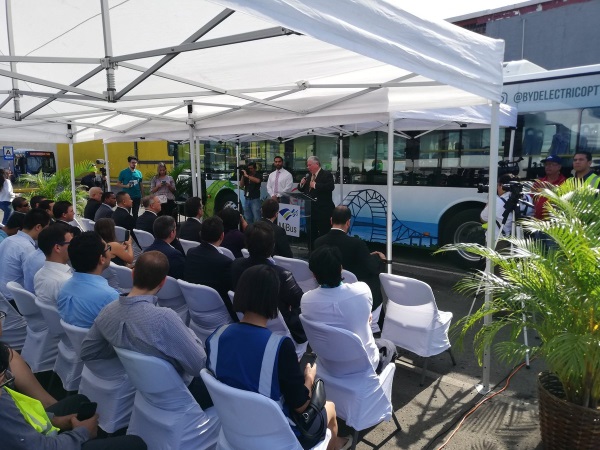 Bus electrico presenta 1