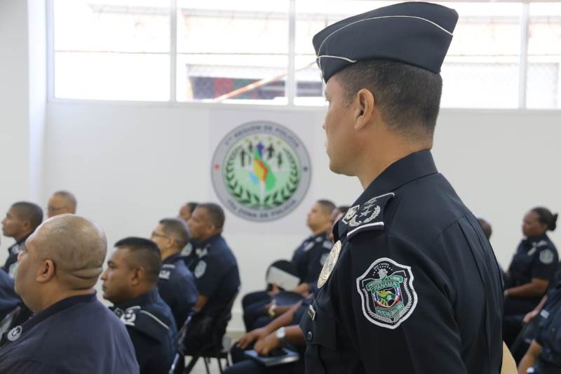 Policía Comunitaria 4