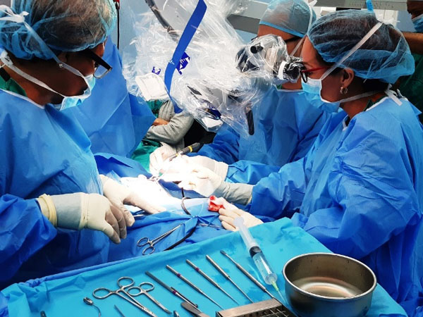 operación coclear