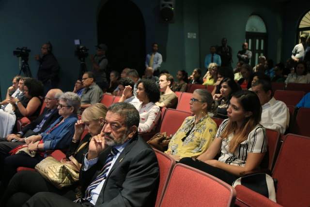 b5395419-9bb9-456d-adac-45c47400e93a