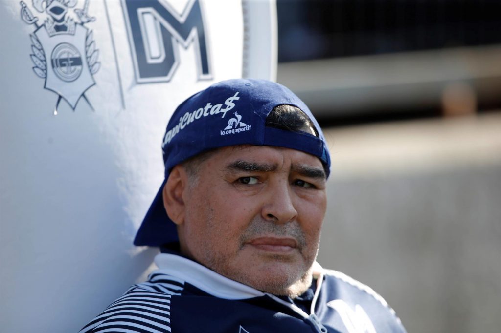 Informe concluye que Maradona tuvo cuidados médicos deficientes e inadecuados