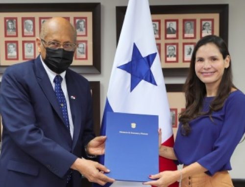 Nuevo miembro de la Superintendencia de Bancos de Panamá, toma posesión