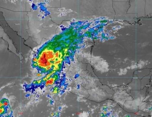 ‘Orlene’ toca tierra en la costa pacífica mexicana como huracán de categoría 1