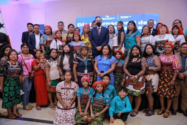 FIRMA DECRETO MUJERES INDÍGENAS 4