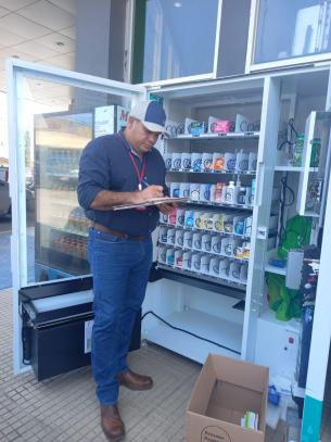 MINSA decomisa medicamentos a la venta en máquina expendedora en Chitré