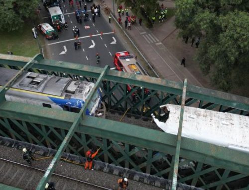 Un choque de trenes en Buenos Aires deja 60 heridos, 30 graves, y dudas sobre su causa