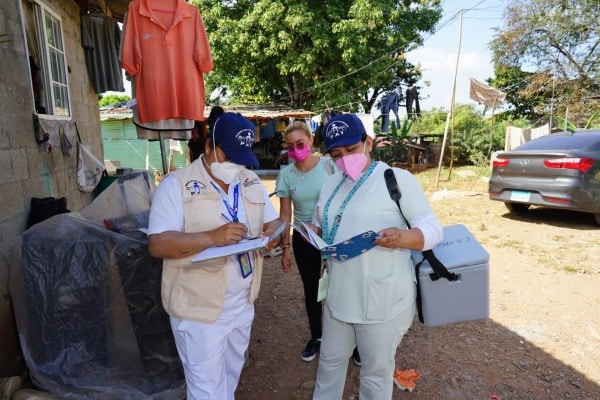 ENFERMERAS VACUNAS 1