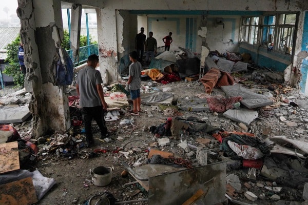 Más de 40 muertos en ataques israelíes en un campo de refugiados de Gaza, la mayoría en una escuela de la UNRWA