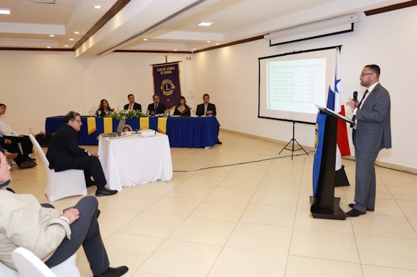 El Club de Leones de Panamá promueve un conversatorio para reforzar a la Familia Panameña.