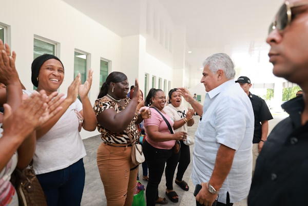 COLÓN PRESIDENTE MULINO 9