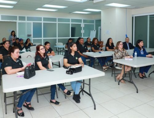 Expertos del MICI orientan en trámites de exportación a estudiantes