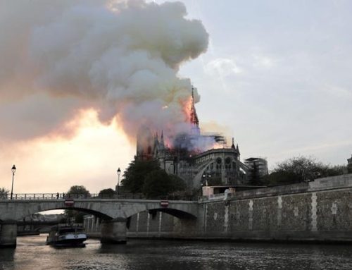 Notre Dame reabre sus puertas: cómo fue el incendio que conmocionó al mundo en 2019