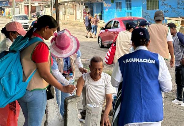 Aplican todas las dosis de vacunación en El Chorrillo y en 24 de Diciembre