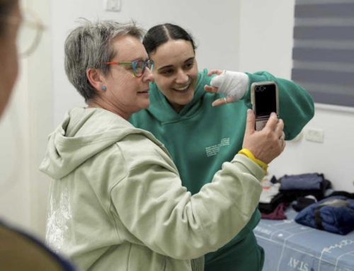 La rehén israelí liberada Emily Damari dice que es «más feliz que nunca»