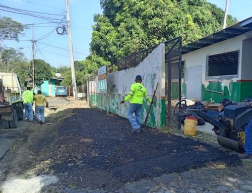 Acondicionan sede de Los Santos para el año escolar 2025