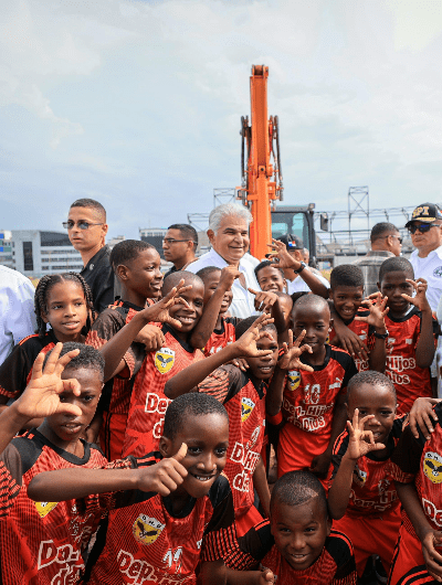 Presidente Mulino reactiva construcción del estadio Roberto Mariano Bula