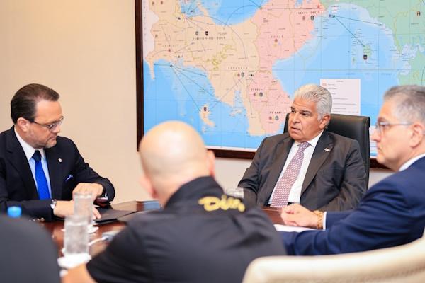 PRESIDENTE MULINO TRABAJADORES 3