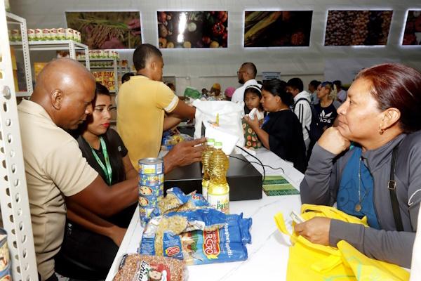 PRESIDENTE MULINO EN FERIA DEL IMA 6