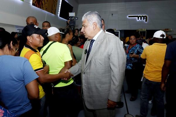 PRESIDENTE MULINO EN FERIA DEL IMA 8