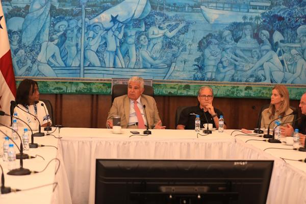 DIALOGAN CON PRESIDENTE MULINO 5