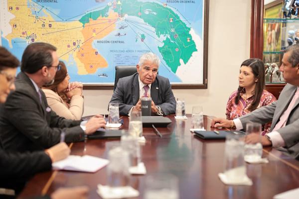 presidente-se-reume-con-diputados 4