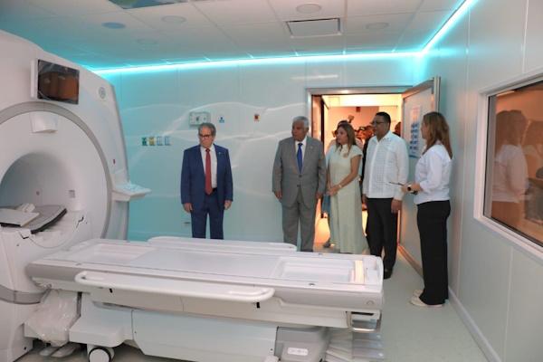 PRESIDENTE MULINO INAUGURACIÓN COLÓN 3