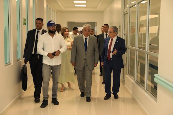 PRESIDENTE MULINO INAUGURACIÓN COLÓN 6