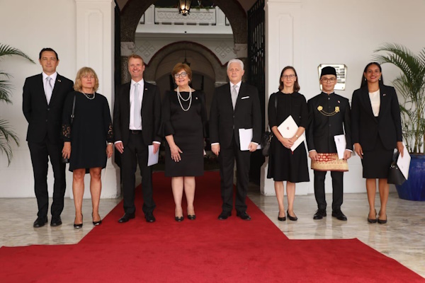 EMBAJADORES EN PRESIDENCIA 2