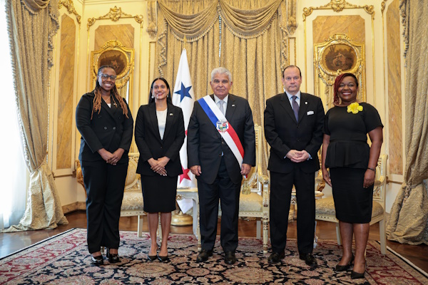 EMBAJADORES EN PRESIDENCIA BARBADOS 9
