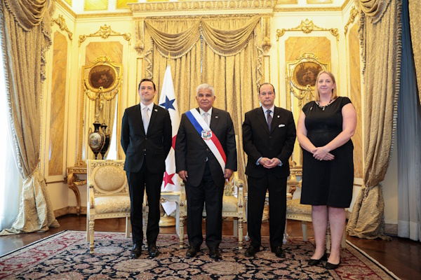 EMBAJADORES EN PRESIDENCIA REINO UNIDO 8