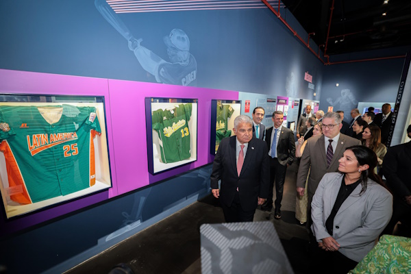 INAUGURACIÓN SALÓN FAMA 2